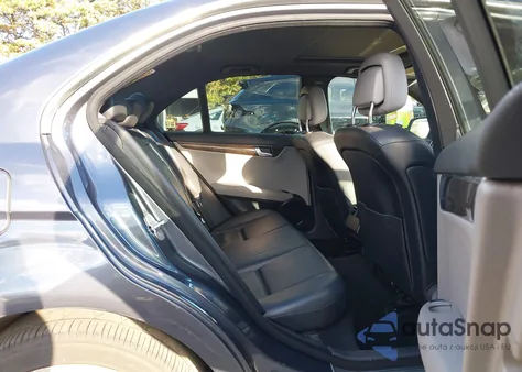 2008 Mercedes-Benz C 350 Sport из США, поврежденный, VIN WDDGF56X78R025327